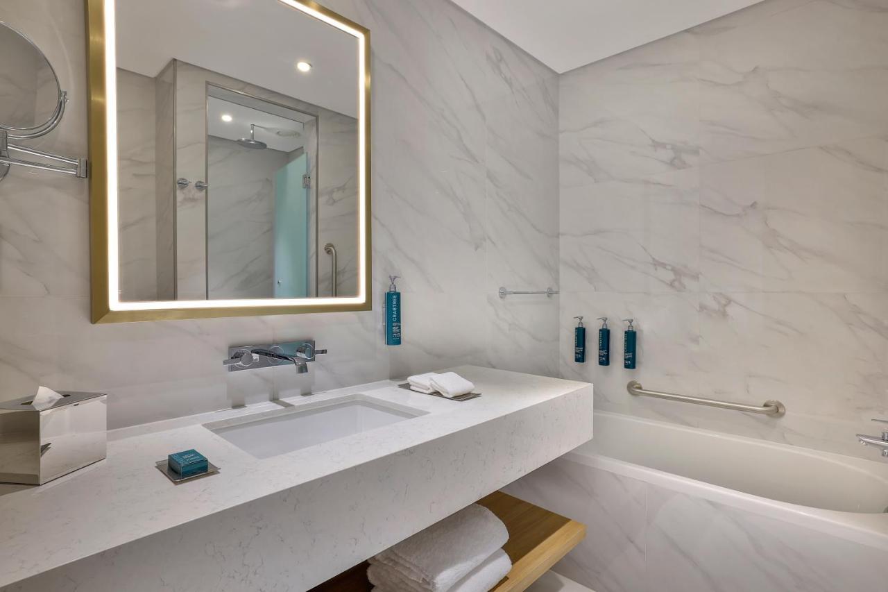 Hilton Garden Inn Dubai Business Bay מראה חיצוני תמונה